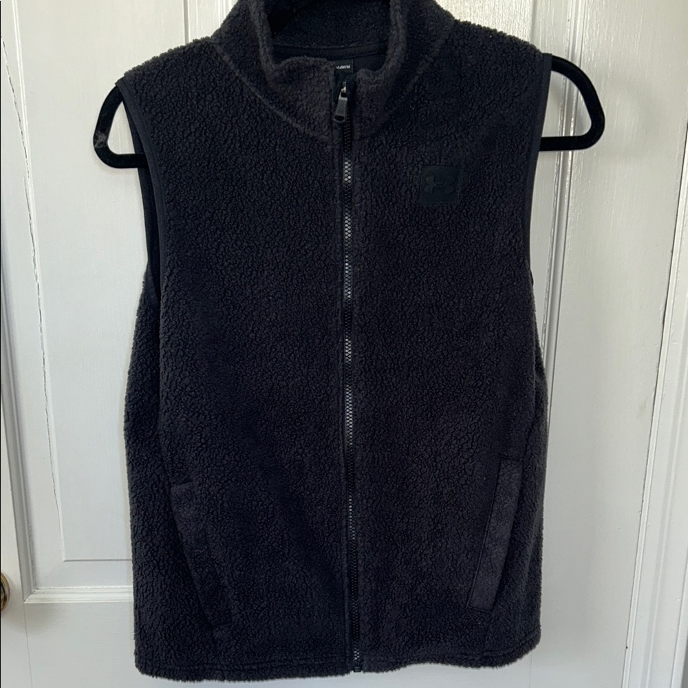 Black Fleece UnderArmor Vest Junior/Men’s Medium